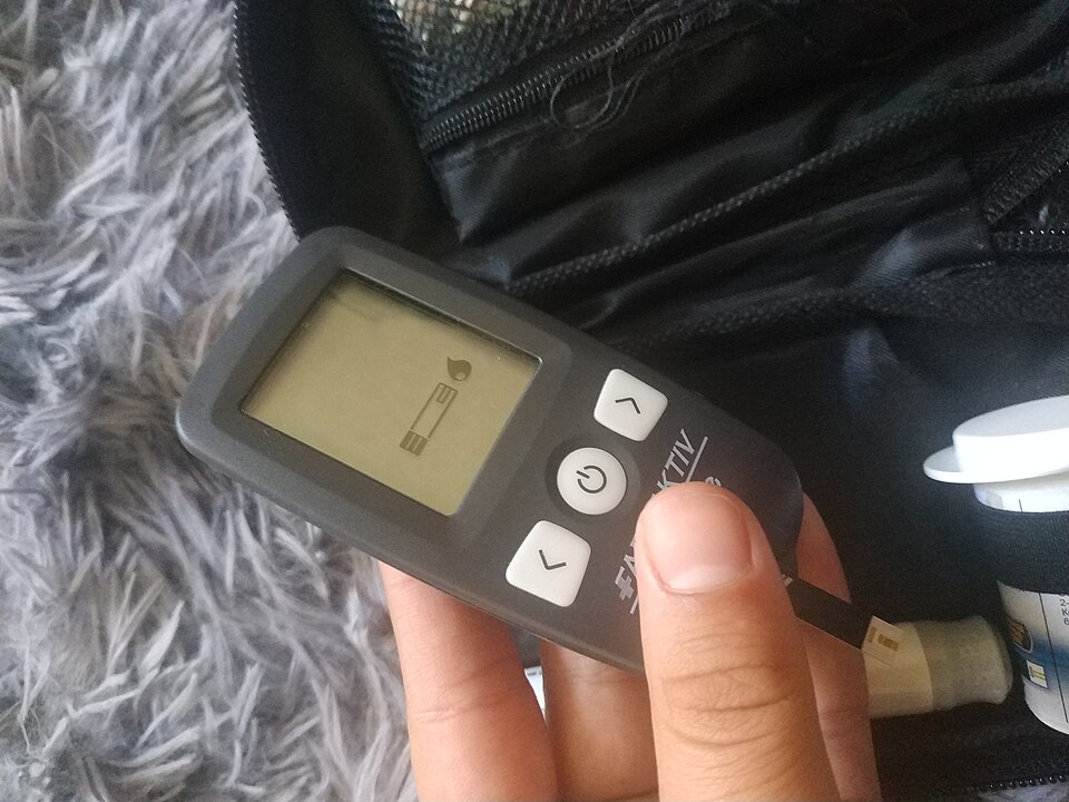 Blood pressure monitor for paediatric home observation